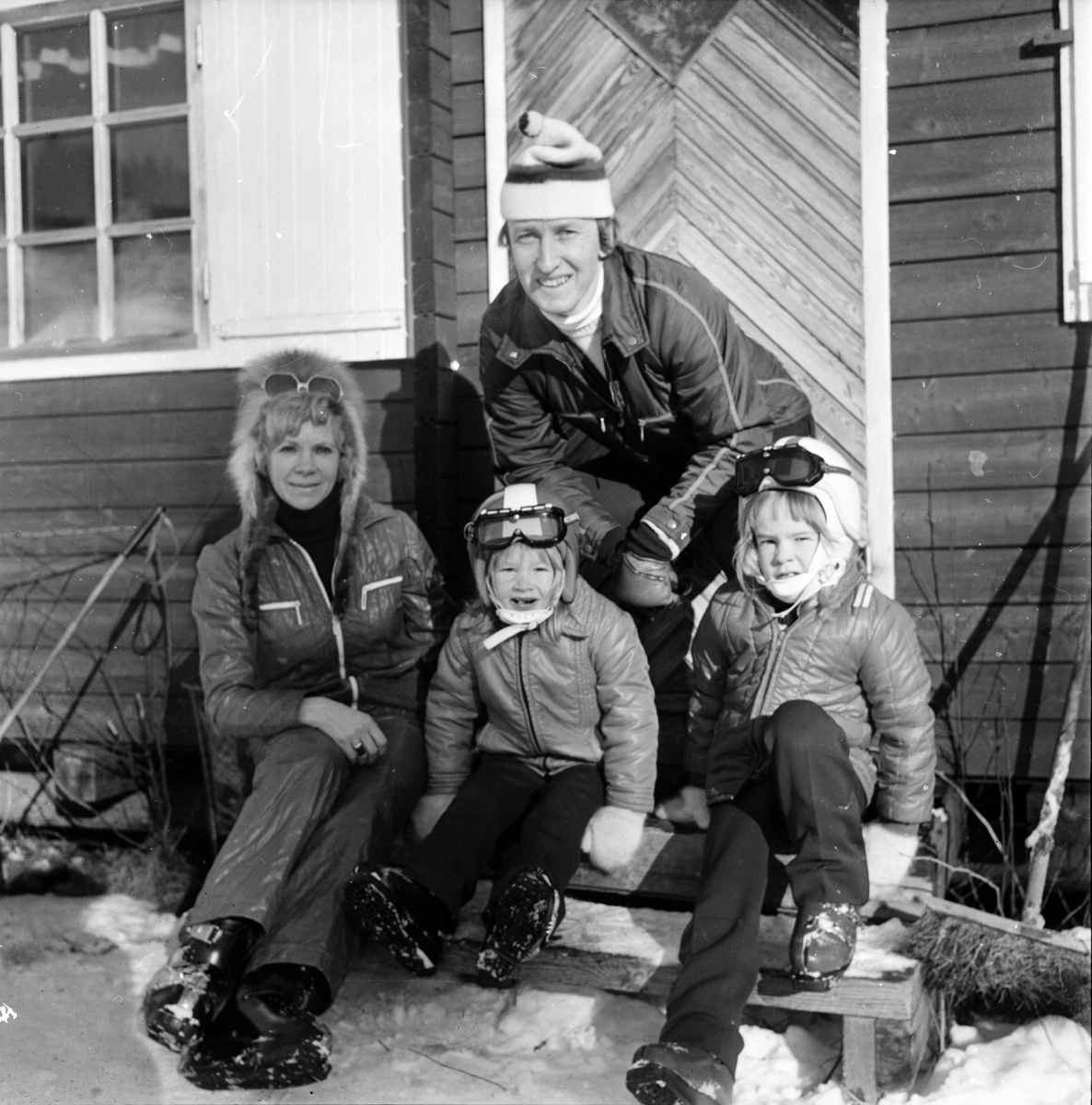 Familj i Koldemobacken. Bollnäs
Februari 1973
