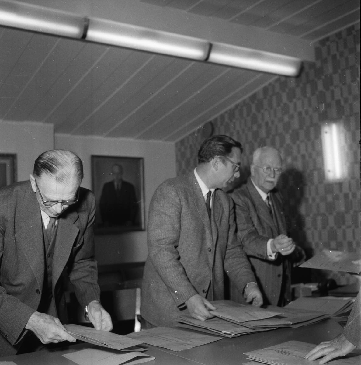 Sammanräkning av rösterna i stadsfullmäktigevalet.
28/9 1958