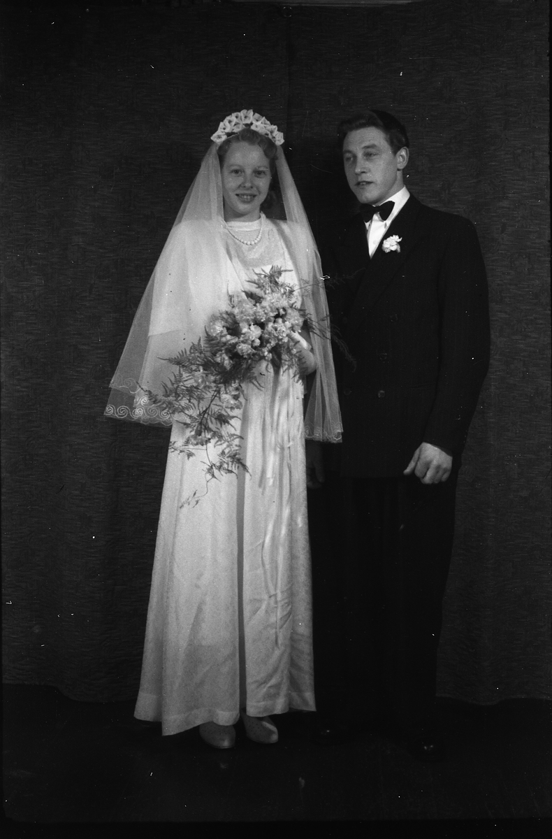 Portrett av uidentifisert brudepar. Sju bilder.