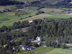 Sør-Fron, Hundorp, Isum mølle, kulturlandskap, bygninger,