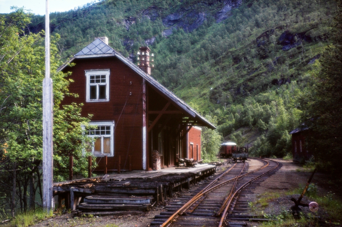 Sjønstå stasjon på Sulitjelmabanen. Dette var opprinnelig endestasjon der malmen ble skipet ut.