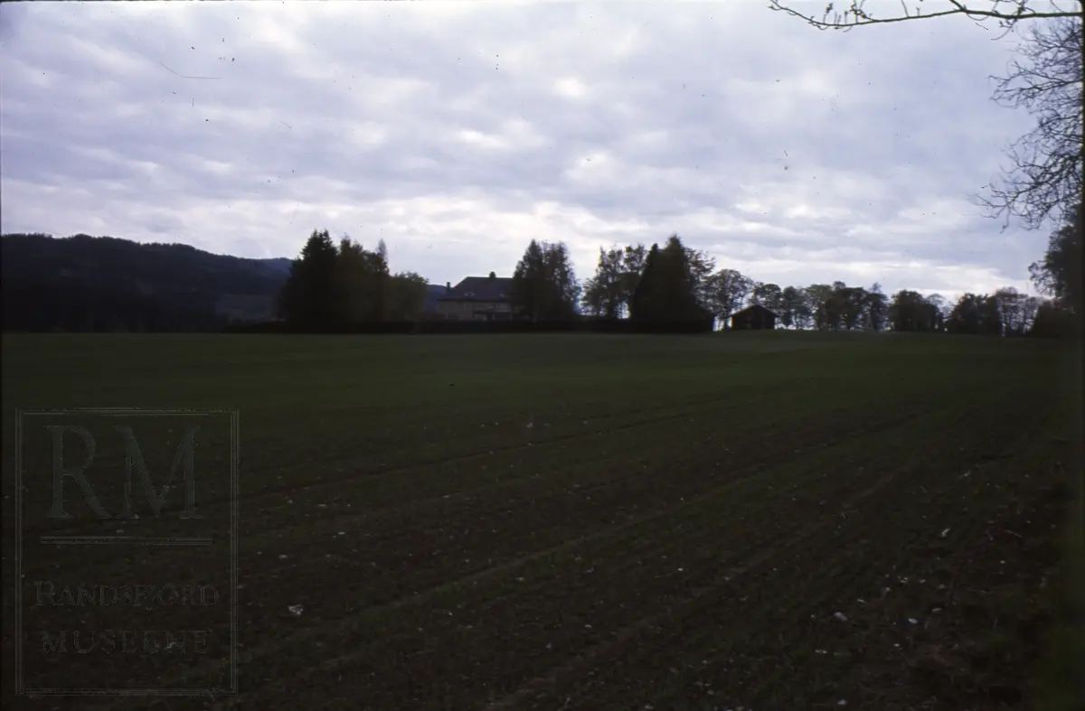 Foto med motiv fra Sveitservillaer og annen bebyggelse i Jevnaker, 1973.