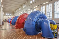 Maskinsal, Bøylefoss kraftstasjon. 4 aggregat, av totalt 8, 