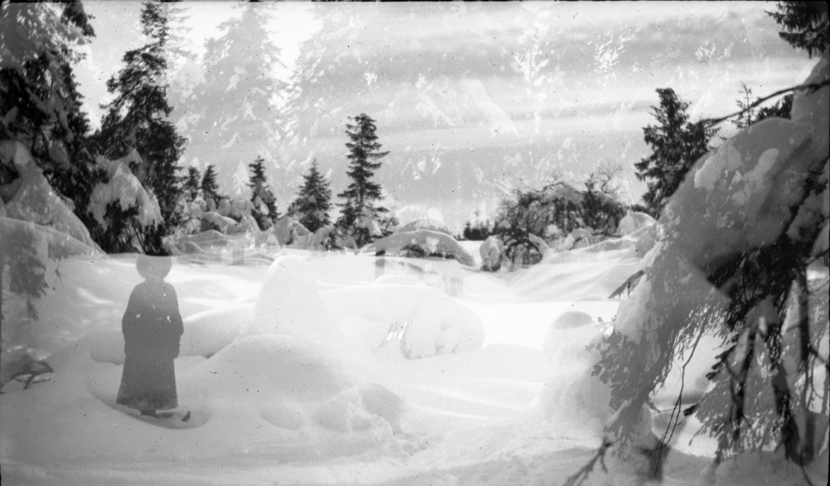 Rikard Berges fotoarkiv. Portretter, gruppebilder, landskap, fjellturer. Bilde nr. 4

Fotografier tatt av Rikard Berge. 642 nummer. Samlingen består av negativer bladfilm. Motivene er ført inn i egen protokoll av Berge. Protokollen har tittel "Bilæt-emne"