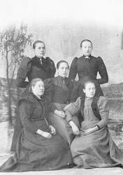 Gruppebilde, kvinner. 
Ukjent, Kjerstina Dalen g. Rønning, 