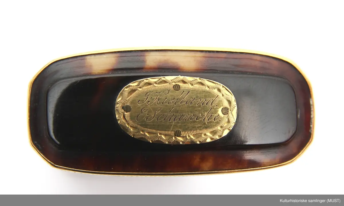 Gullbesetning med smale sisselerte border