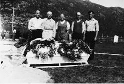 Begravelsen  til Berntine Iversen, Stangnes