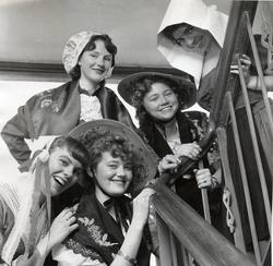 Fransk festival. Fra det franske ball i Grand Hotell Royal.