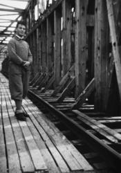 Pelebru over flomløp nord for bru over Gaula ved Støren