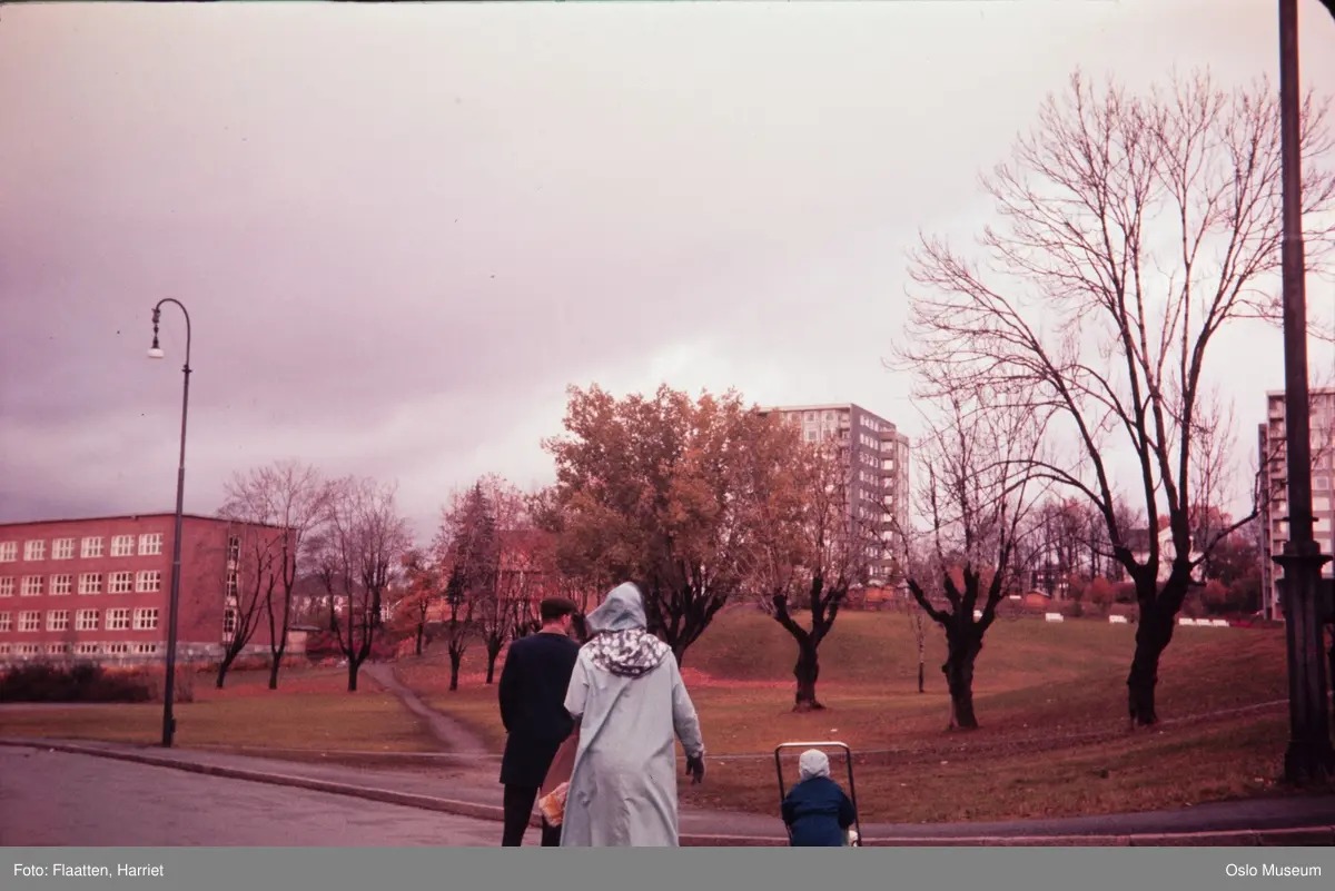 vei, mennesker, Marienlyst løkke, Marienlyst skole, boligblokker