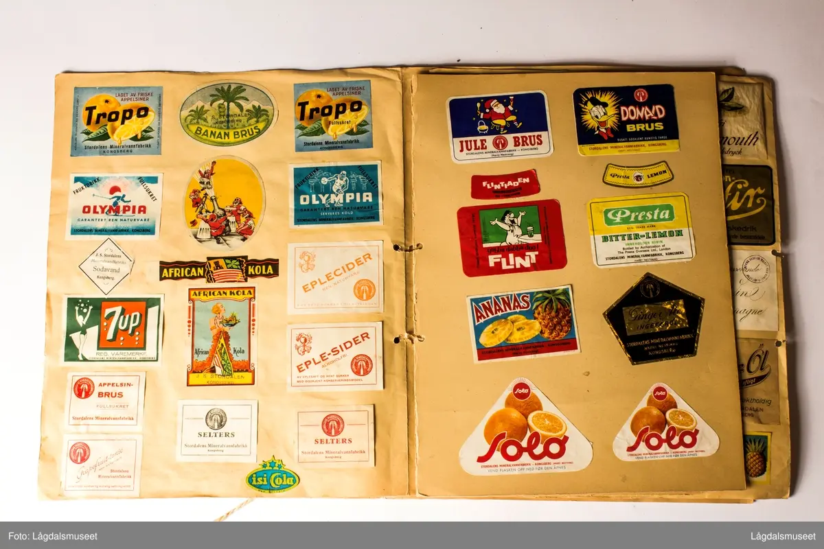 Etikettsamling av "Etiketter gjennom tidene".