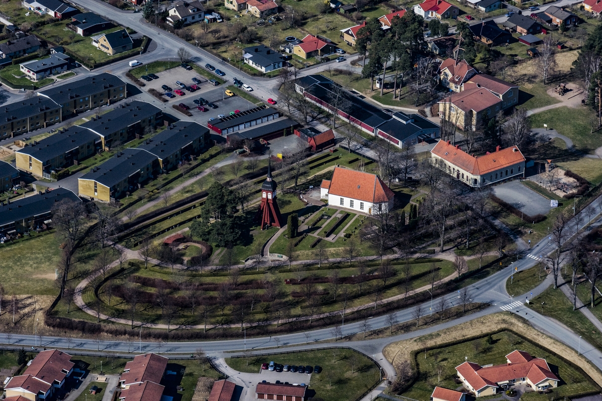 Flygfoto över Ljungarums kyrka i Jönköpings kommun.