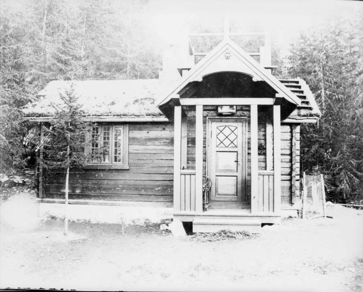 Repro: Marcello Haugens hytte ved Mesnaelva, Lillehammer.