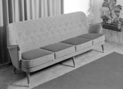 4-seter med lause puter.