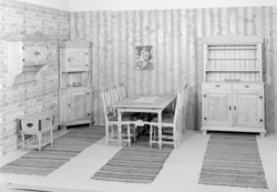 Spisestovemøblement. Spisestove, veggskap, kistebord, hjørne