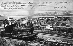 Sydvarangers malmtog, parti av Kirkenes i bakgrunnen, før kr