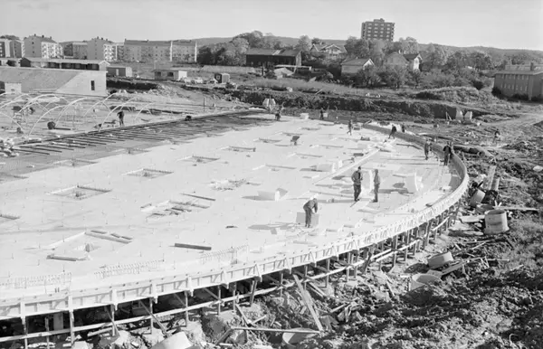 Valle- Hovin: Den kunstfrosne bane. Oktober 1965