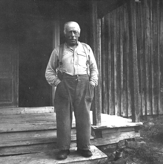 August Eriksson f 1871 i Kylla, Mangen