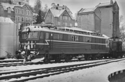 Elektrisk lokomotiv type El 14 nr. 2183. Lokomotivet har ank