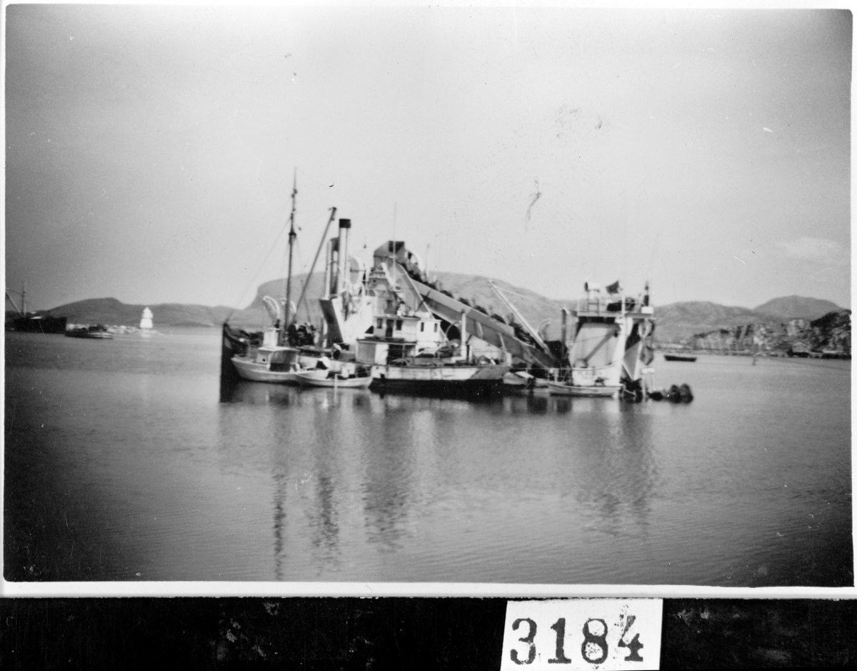 Mudderapparat på Uthaug havn