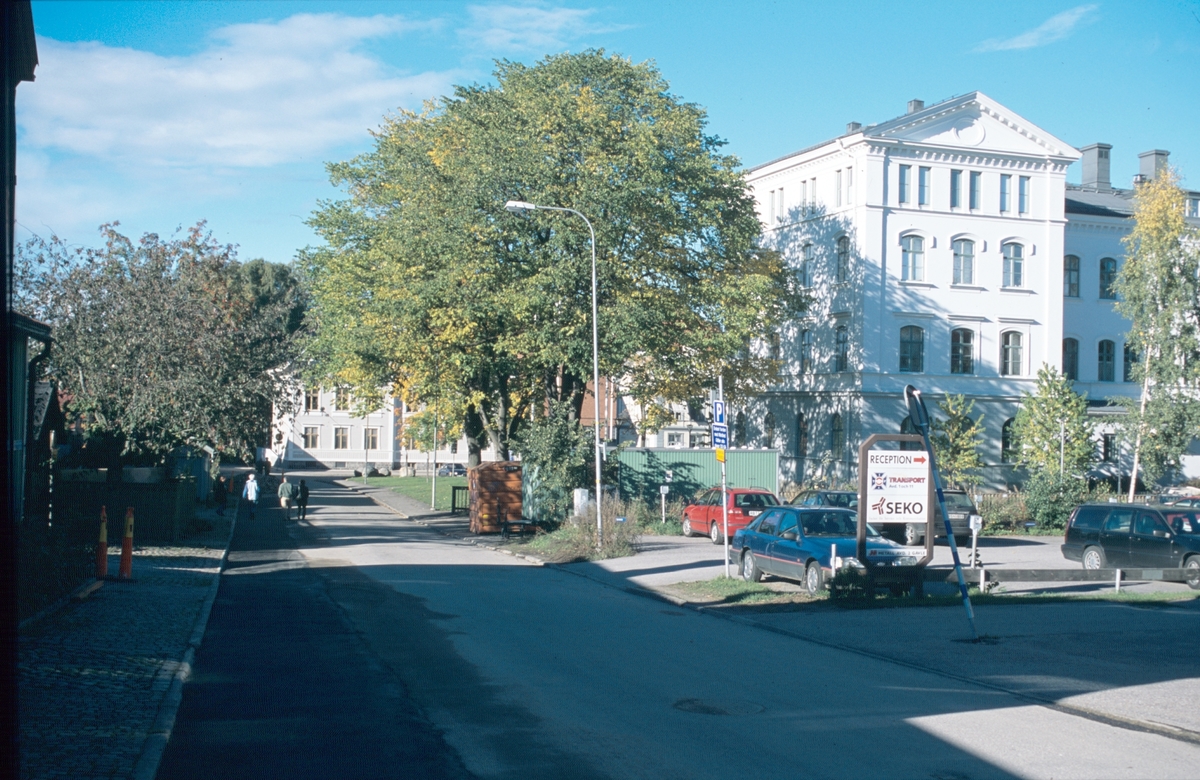 Södra Kopparslagargatan med landstngshuset på höger sida, gamla Stora Islansskolan