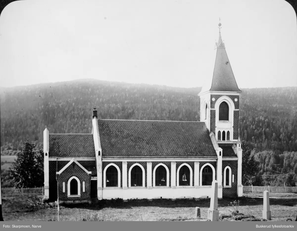 Tyristrand kirke, Ringerike
 Tyristrand kirke ble innviet den 30. september 1857. Inngangspartiet er enklere enn i dag