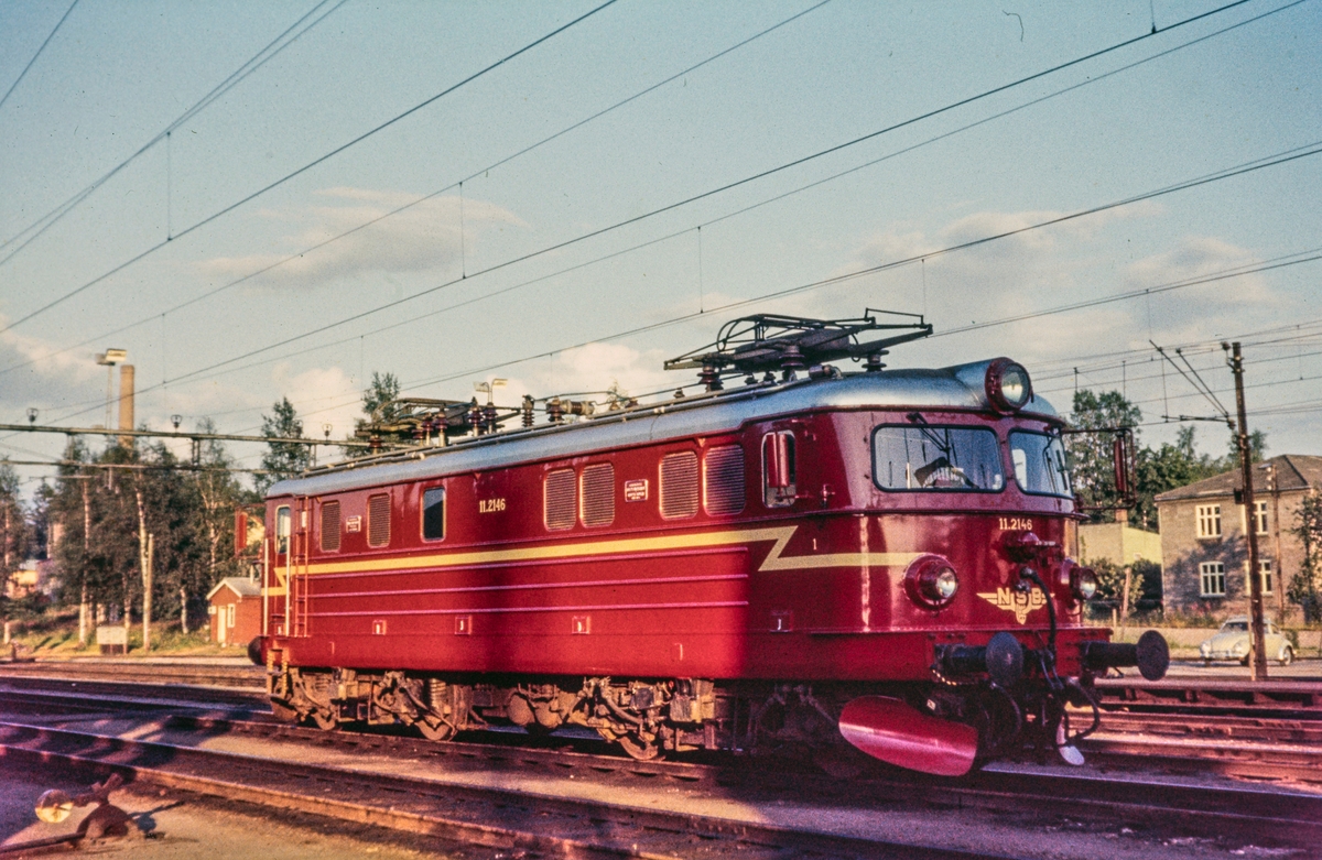 Elektrisk lokomotiv El 11 2146 på Kongsvinger stasjon.
