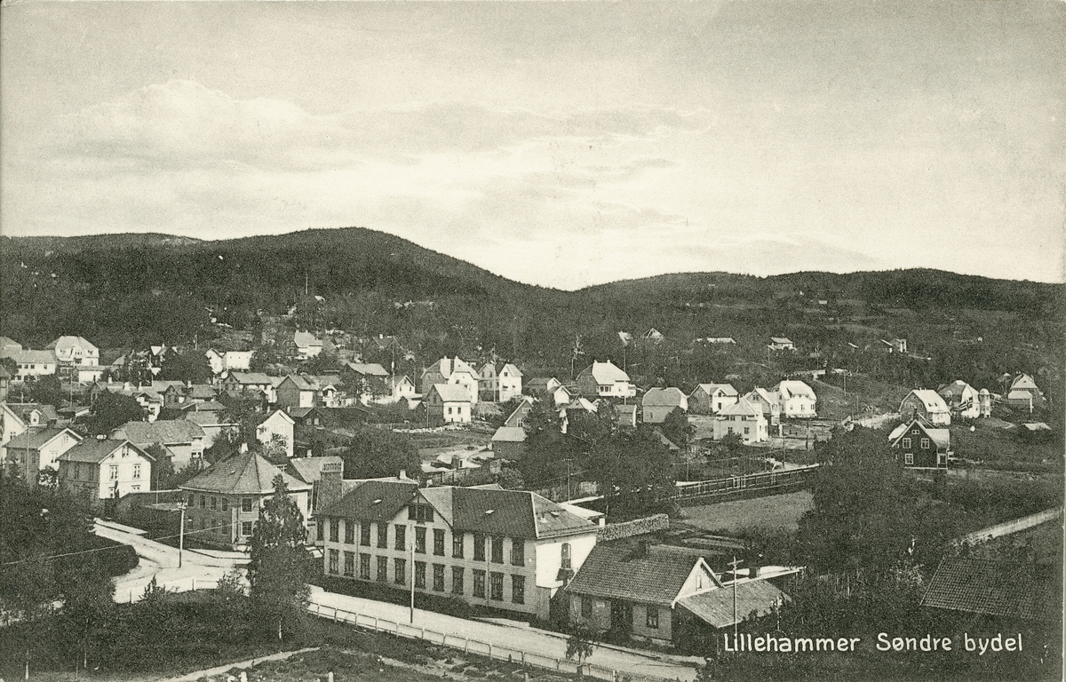Repro: Utsikt over Lillehammer, bebyggelse, postkort.
