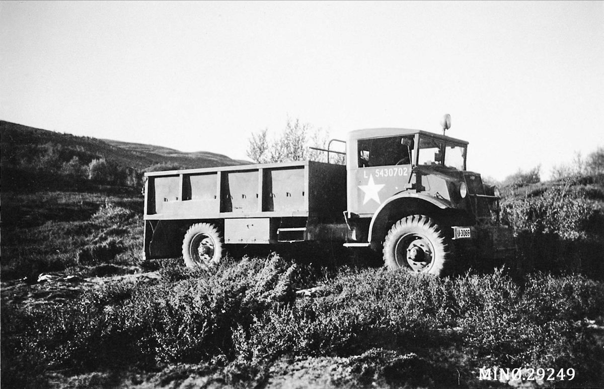 Militærbil (fra Røros kommune) ble brukt til å frakte likene av tyske soldater til Røros