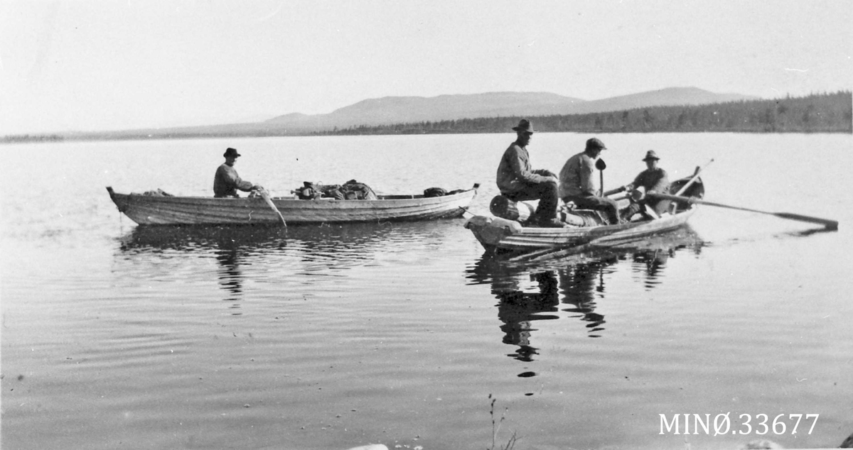 Tømmerfløting på Sølensjøen 1928.