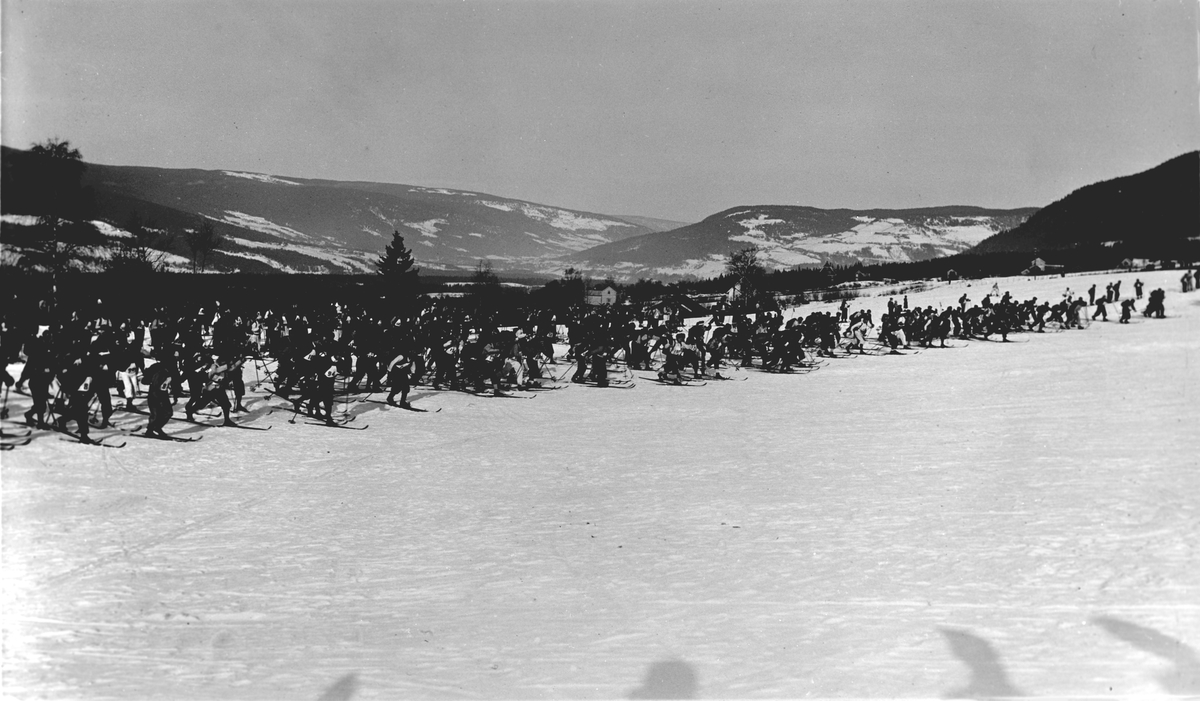 Repro, gruppe, start i birkebeinerennet 1935 