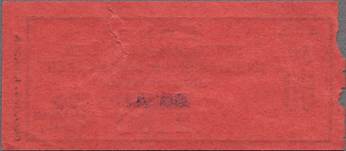 Röd enkelbiljett av papper med tryckt svart text: 
"S. R. J. Enkel 
STOCKHOLM-EDDAVÄGEN,-NÄSBYPARK eller DJURSH. EKEBY eller omvänt.
Kr. 1:00
Ser. 60 2460
Reseavbrott ej tillåtet".
"PARAJETT. L:KRONA" står tryckt på högra kortsidan, nerifrån och upp, utanför den svarta ram, som avgränsar övrig text.
Det ordinarie biljettpriset, 85 öre, är överstruket. Biljetten har en reva. Det finns en dubblett.