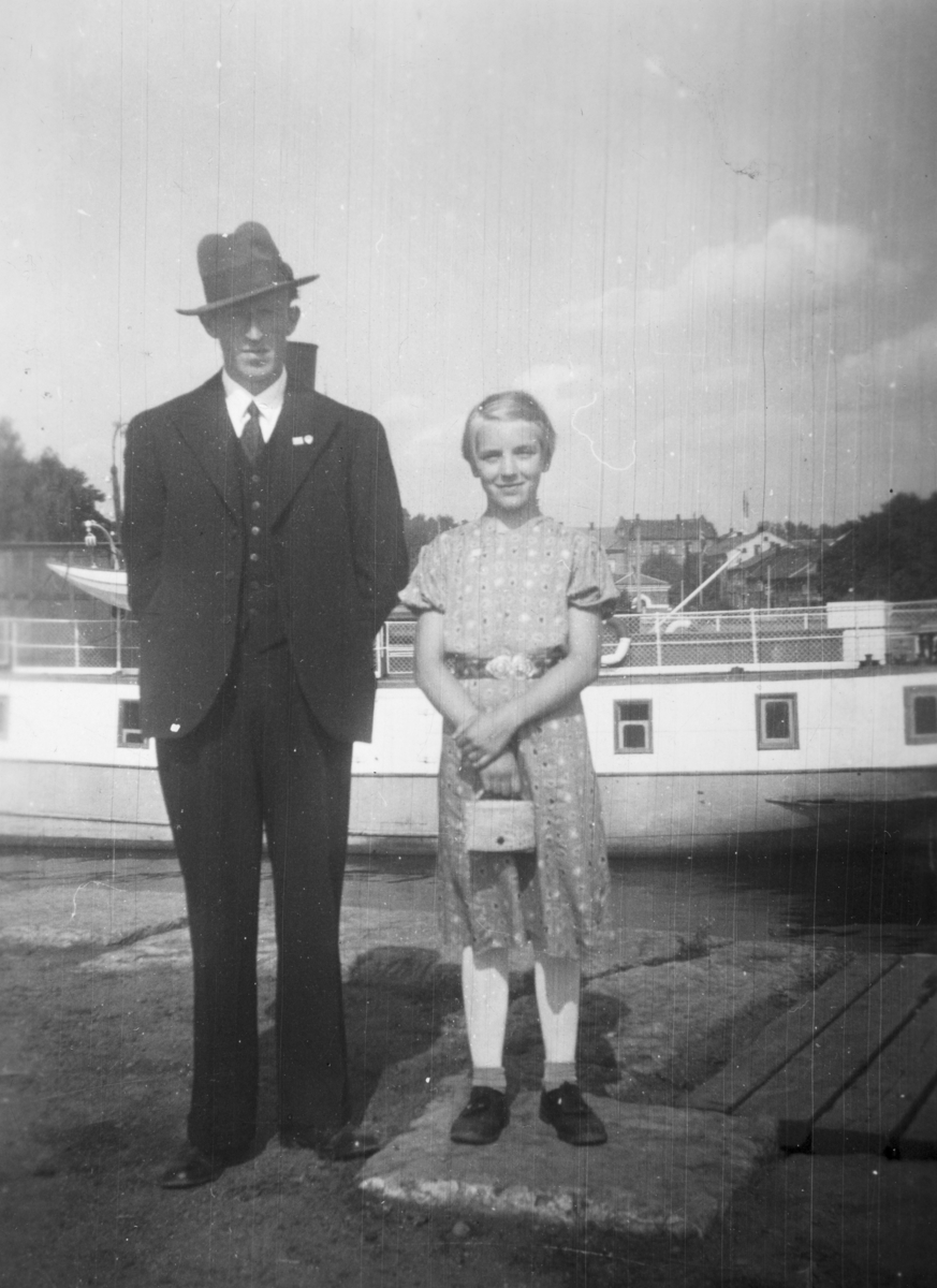 Johan Løvås og Eva Bruun, Hamar Brygge 1939.