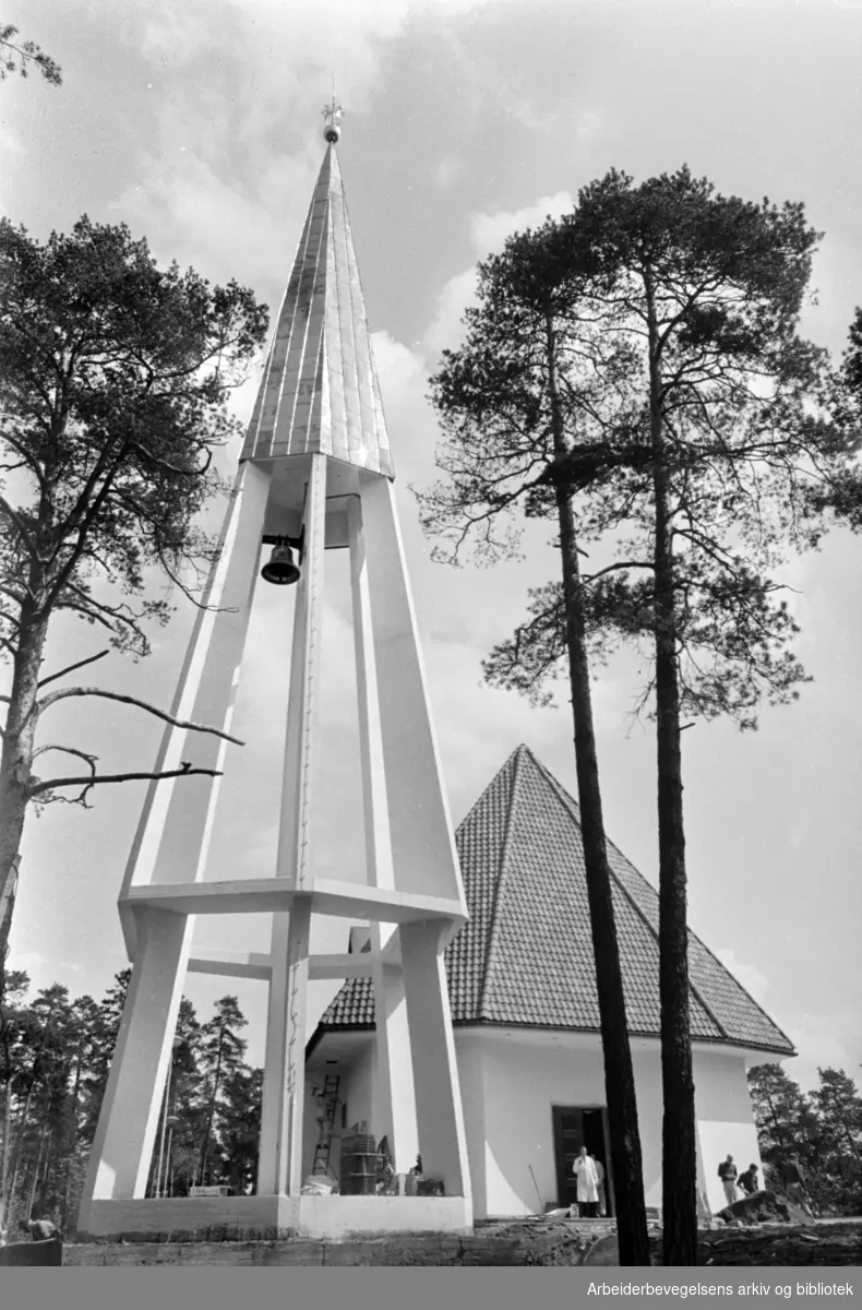 Bygdøy. Ny kirke innviet. Mai 1968
