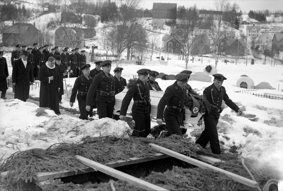 Tyske marinesoldater i begravelse