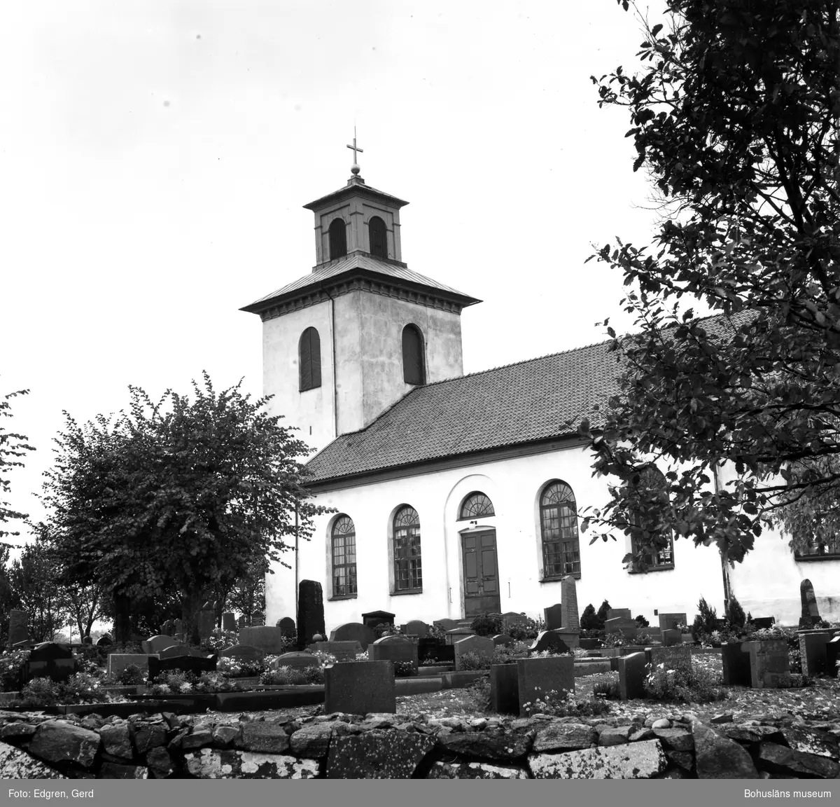 Text till bilden:"Harestads kyrka. Från sydost".