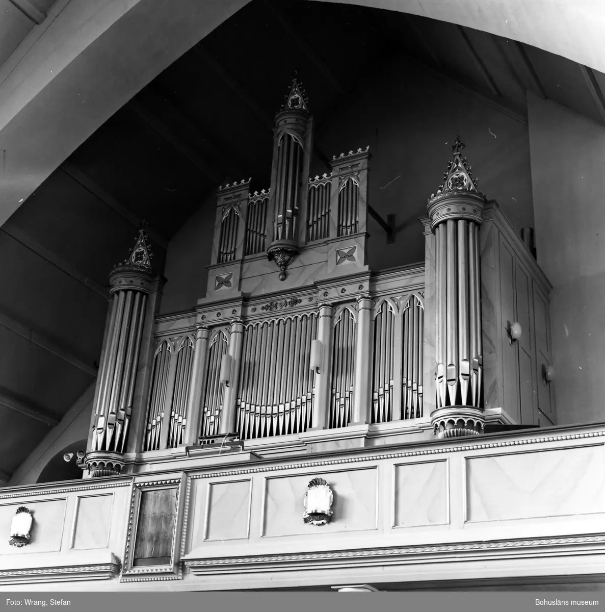 Text till bilden: "Kville kyrka. Orgelfasaden från 1866"
