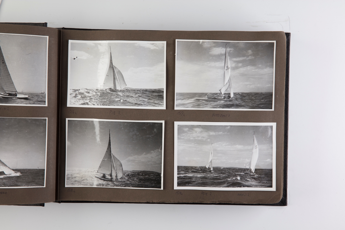 Album med fotografier av seilbåter fra regattaer i 1939-1947.