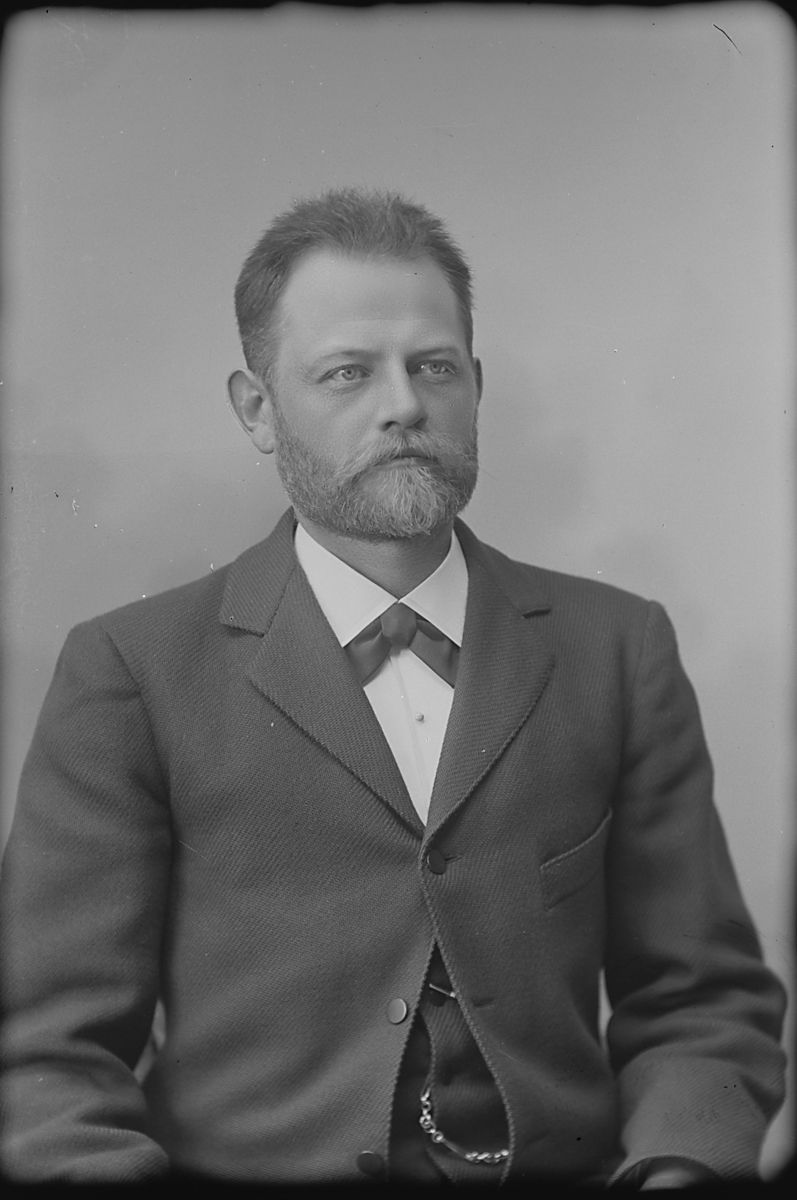 Byggmästare Edvard Karlsson