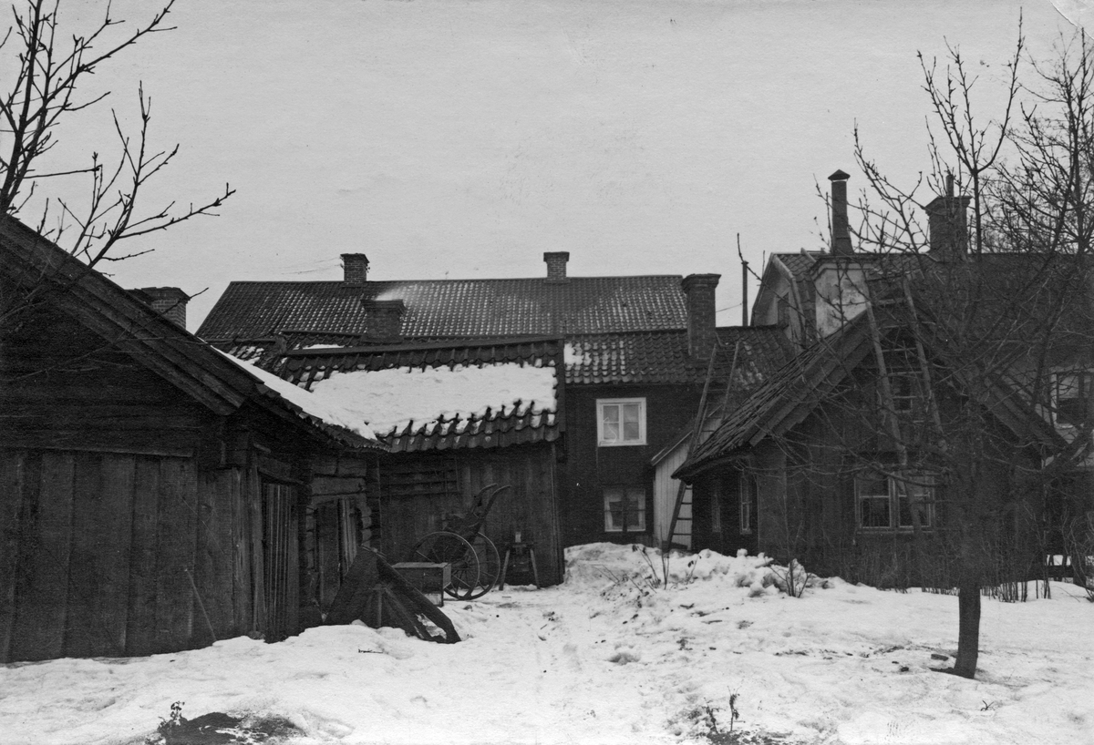 Gillbergska gården (kv. Disa, Barnhemsgatan, gård 158). Borgargård från 1700-talet. Monterades ner 1967, men dock i för dåligt skick för att återuppföras som tänkt.