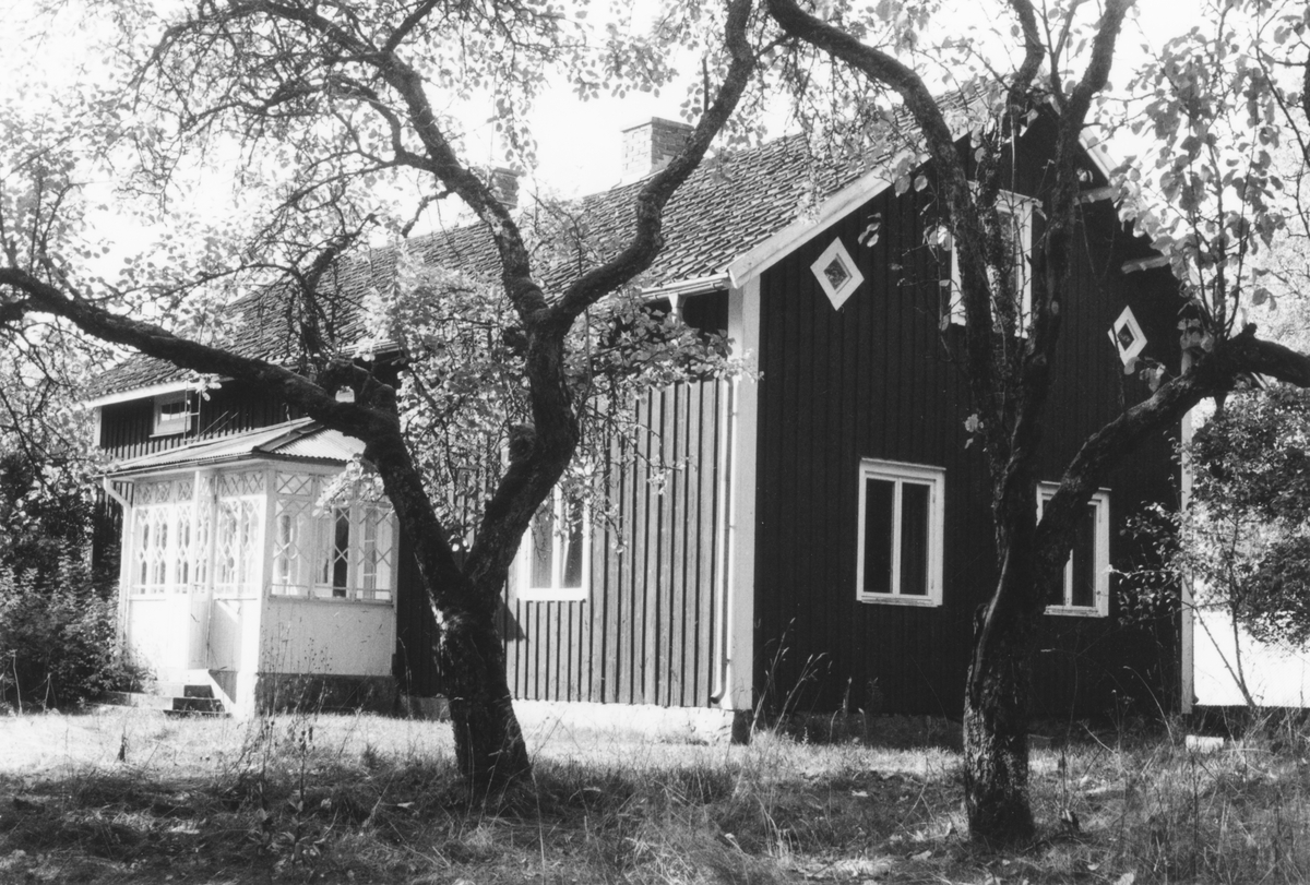 Konstsnickare Johannes Chalanders bostad och verkstad i Ås, Torskinge socken.
