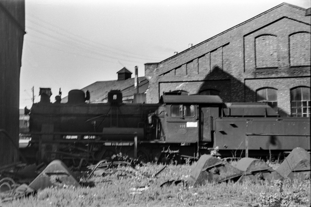 Utrangert damplokomotiv type 22a nr. 191 på Lillestrøm stasjon.