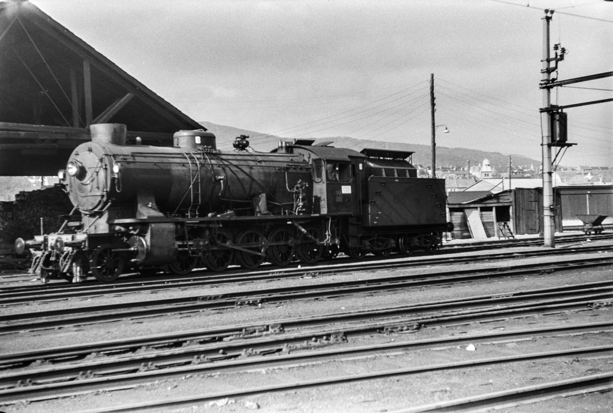 Damplokomotiv type 39a nr. 308 på Bergen stasjon.
