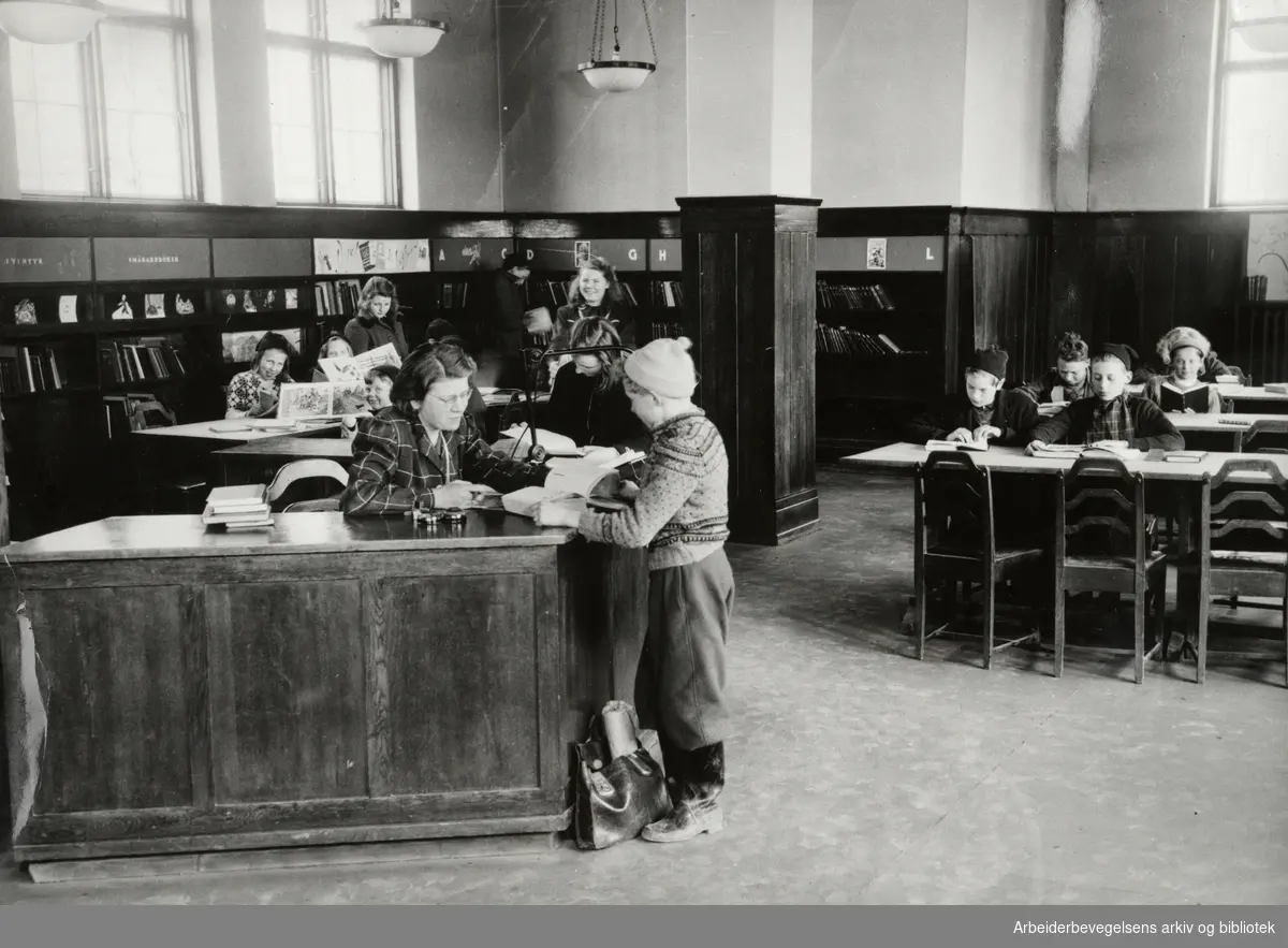 Deichmanske Bibliotek på Schous plass. 1949