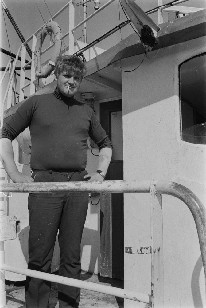Skipper Willy Karlsen ombord i båten Knut Aleks.