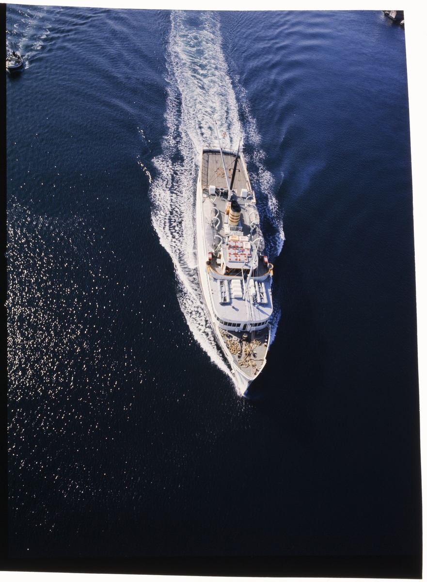 Flyfoto av "Det Stavangerske Dampskibsselskabs" ruteskip "M/S Haugesund".