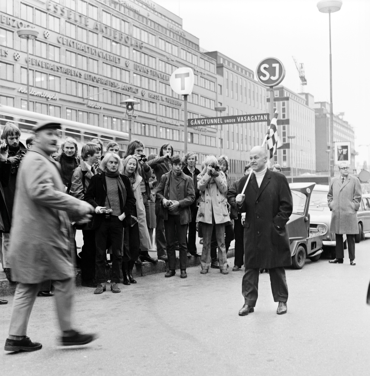 "En timme i tiden". BFF-jippo i samband med 75-årsjubileet i Stockholm. Fotot taget vid taxiplan mellan Stockholm Central och Vasagatan.
