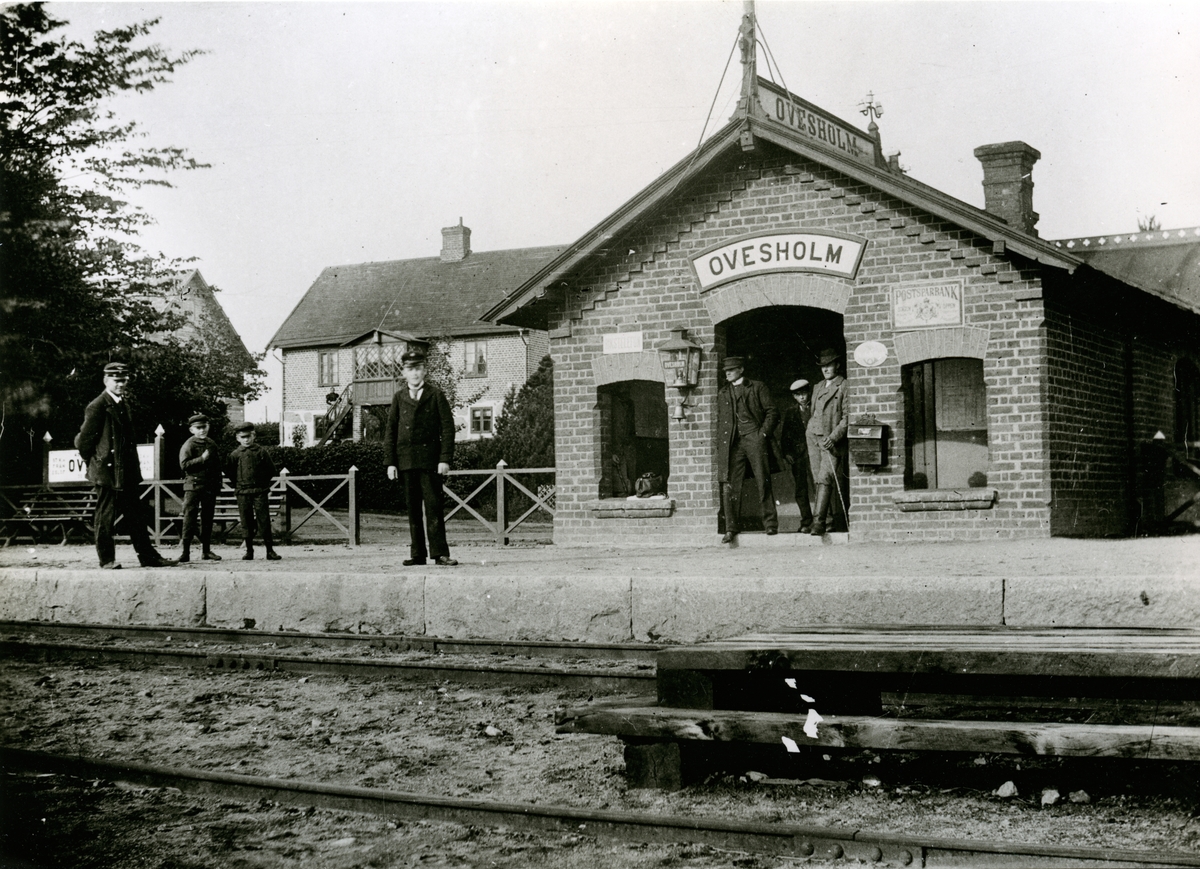 Ovesholms stationshus före ombyggnaden 1909.