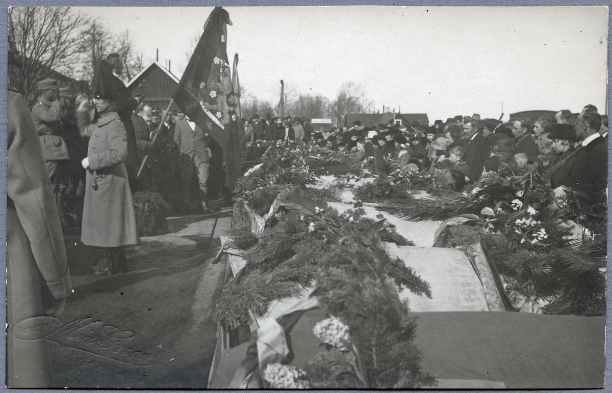 Begravning av fallna militärer i Första Världskriget.