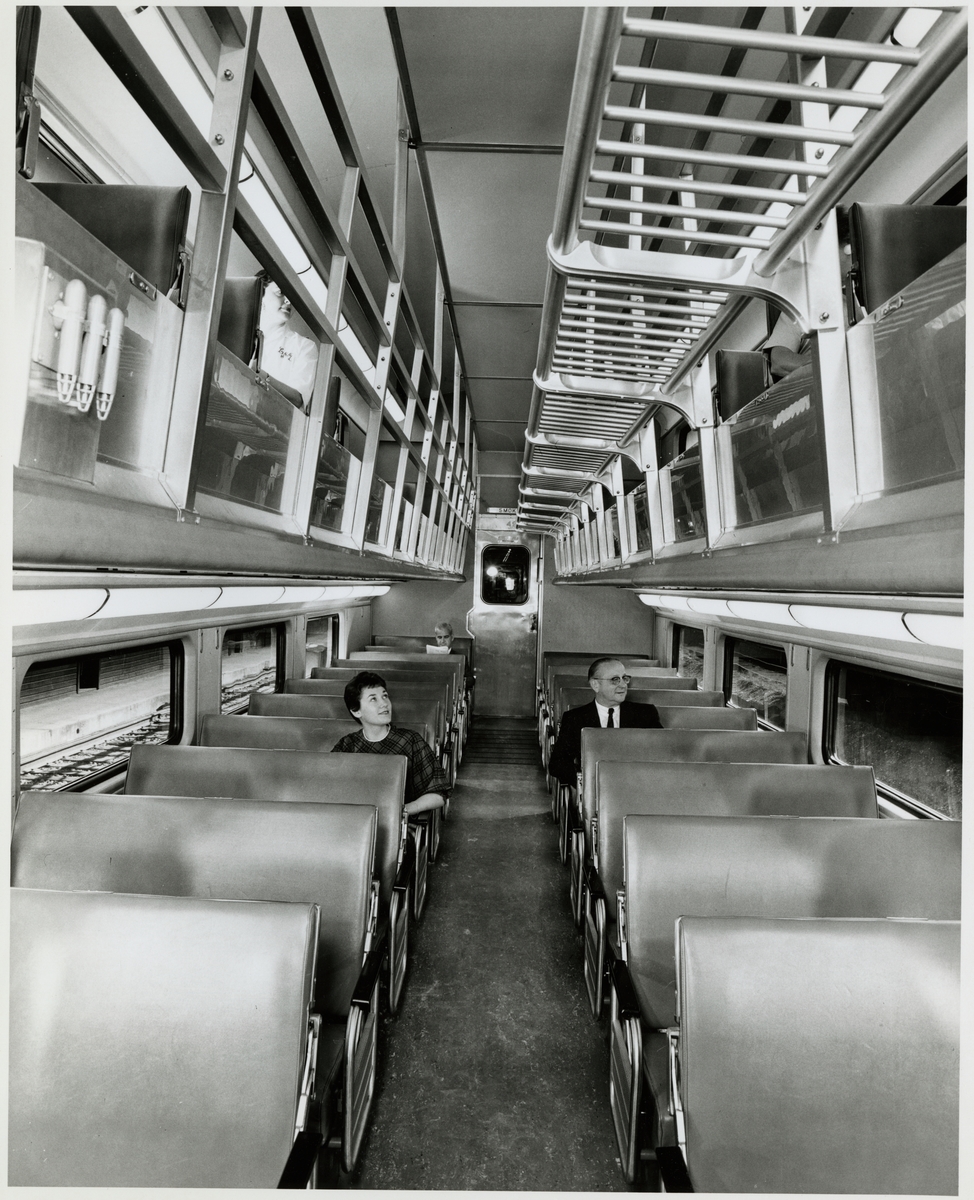 Interiör av en personvagn från Chicago and North Western Railway, CNW.